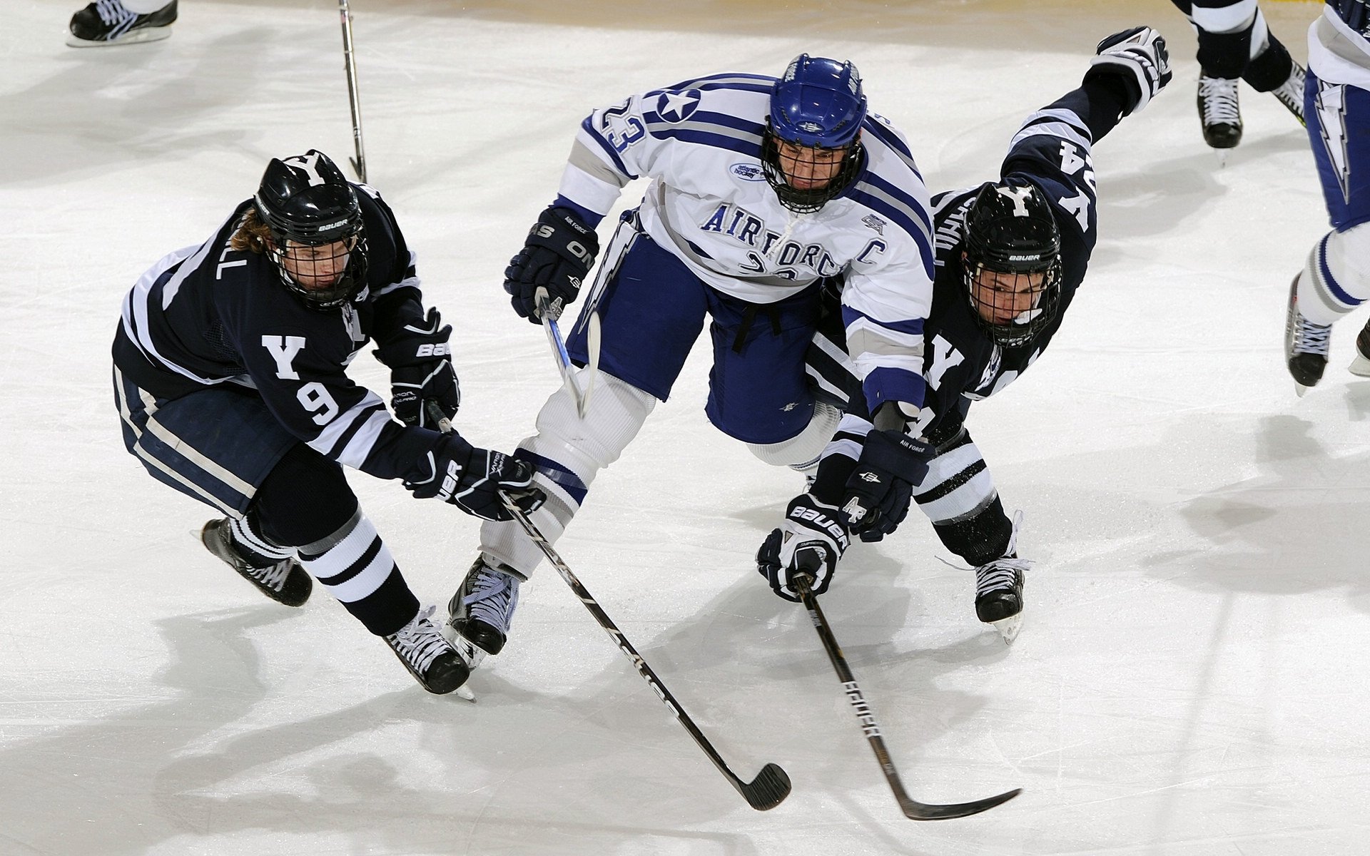 巨星联手:詹姆斯和库里的巅峰对决!,想看詹姆斯和库里一起打球
