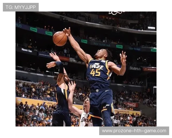 爵士队主力表现出色,争夺季后赛席位,爵士队阵容名单最新 爵士队主力表现出色,争夺季后赛席位,爵士队阵容名单最新